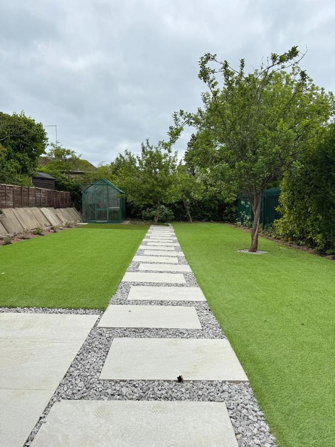Your Relaxing 2-Bed Getaway with Parking - B&B Dore