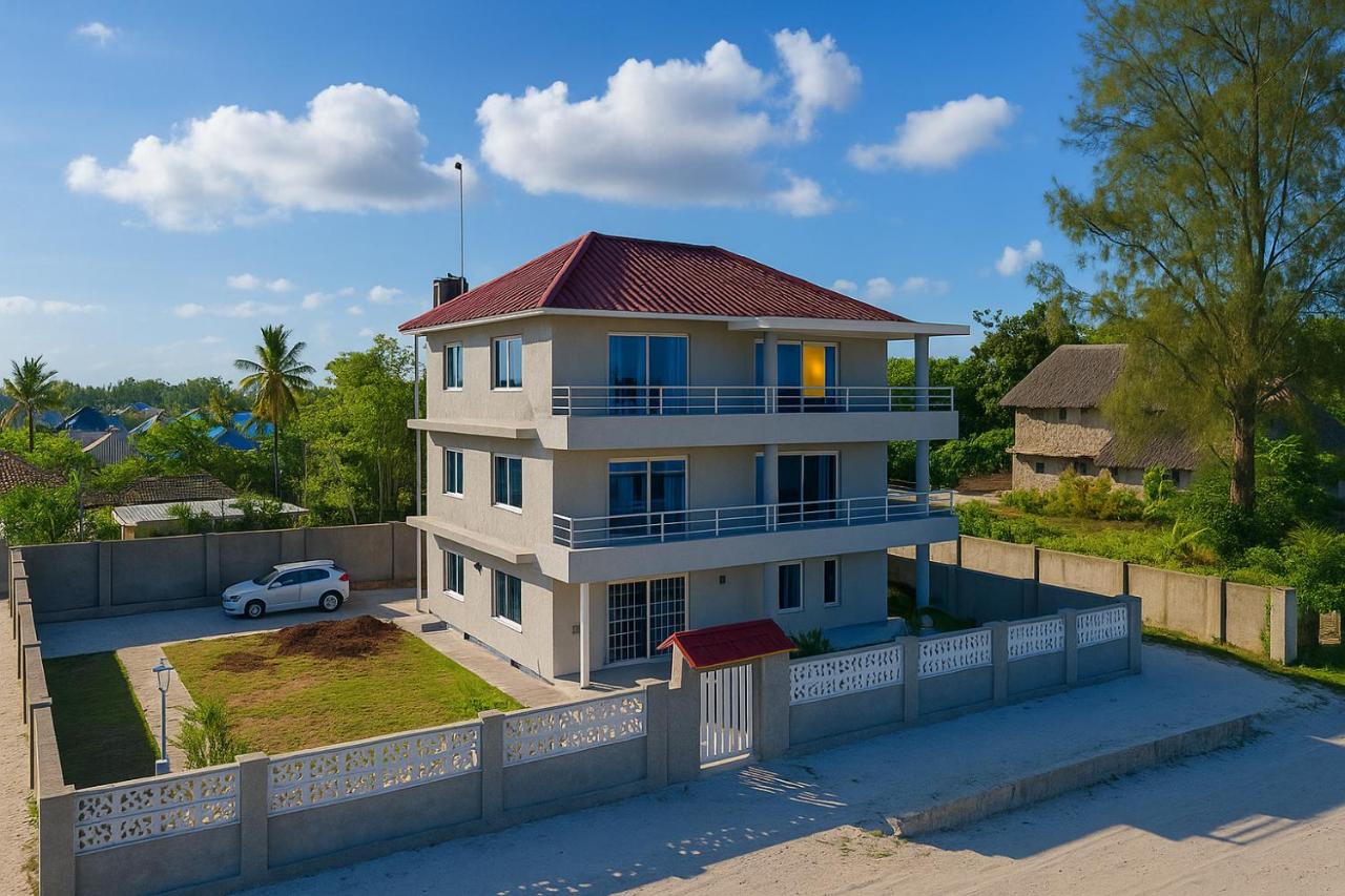 Beachfront Bliss 2-BR Master Suites with Balcony & Free WiFi Uroa, Zanzibar - B&B Uroa
