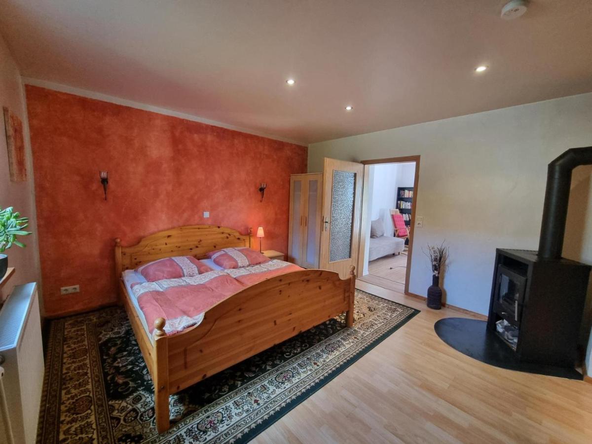 Apartamento de 1 dormitorio con jardín