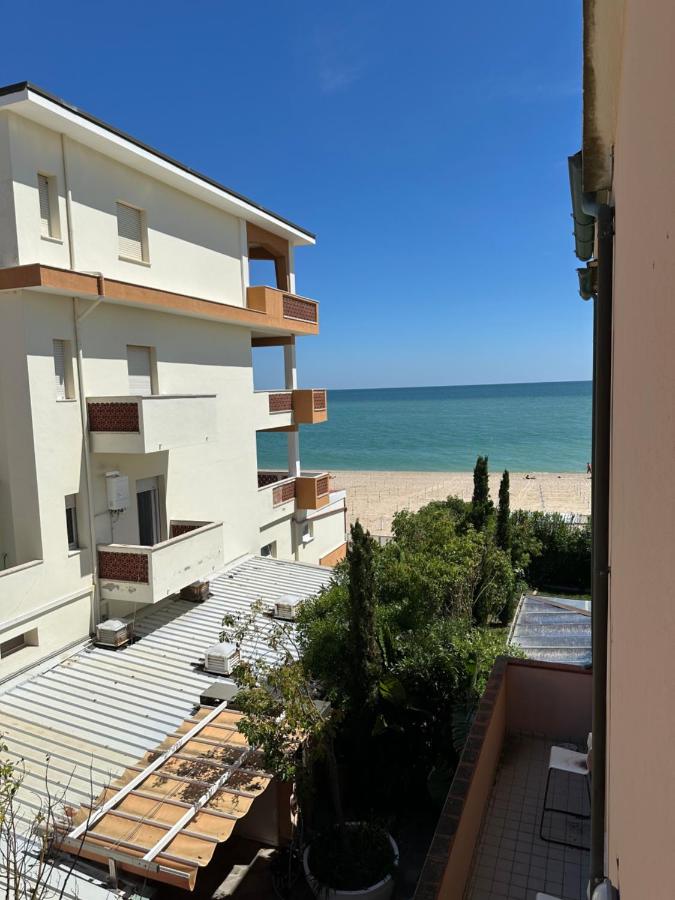 Conero Casa - Marcelli di Numana in Via Litoranea 101 sul mare vista Spiaggia con Parcheggio Esclusivo - Chambres d'hôtes Marcelli