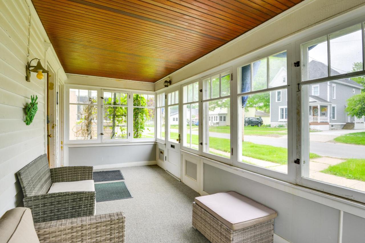 Walk to St Lawrence River Clayton Apt with Porch! - Chambres d’hôtes Clayton