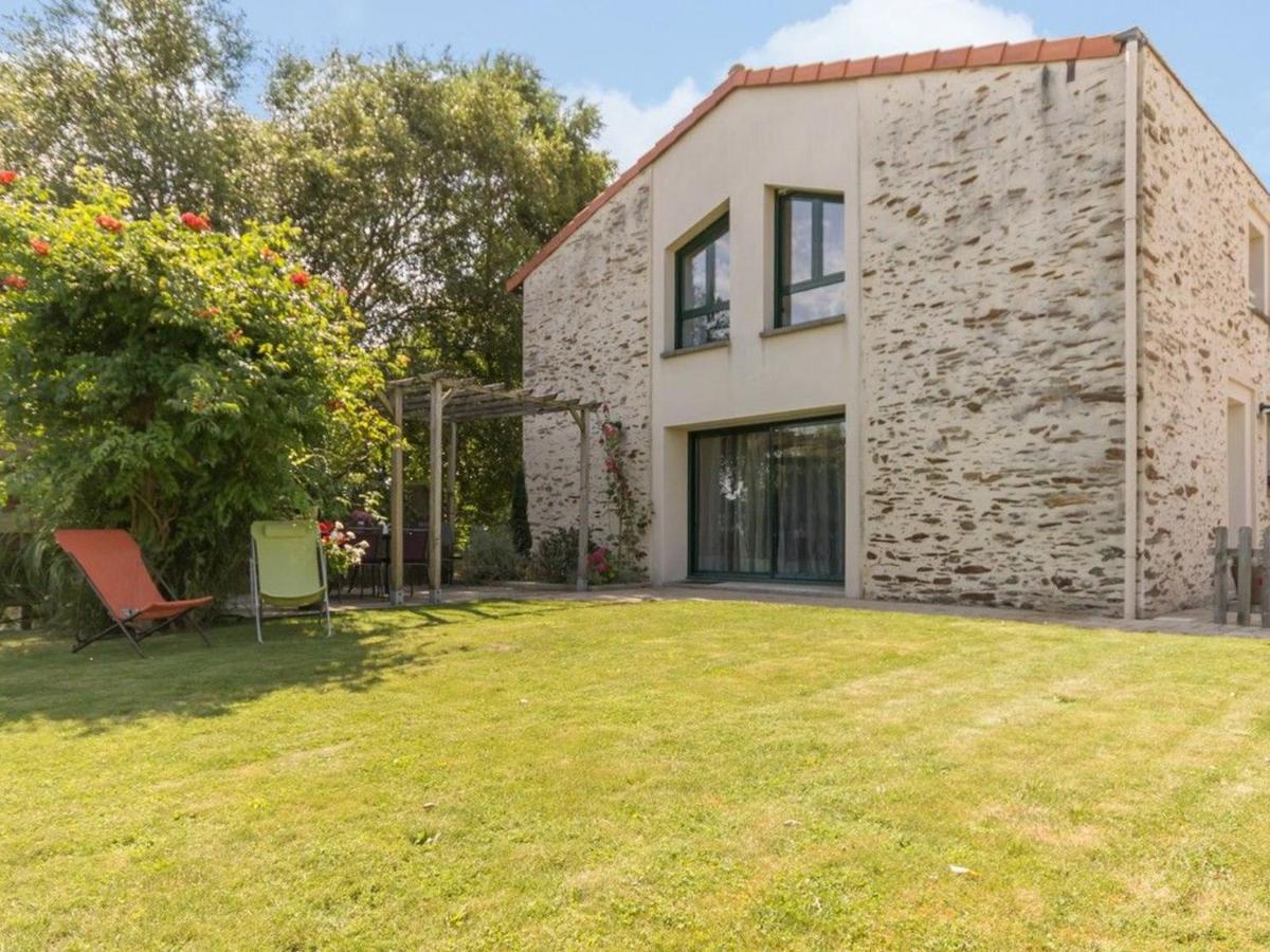 Charmante maison rénovée à 300m de la Loire avec jardin, terrasse, WiFi et équipements bébé - FR-1-306-815 - Bed and Breakfast
