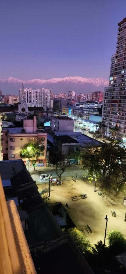 Apartamento Metro Santa Lucia, Santiago Centro - B&B