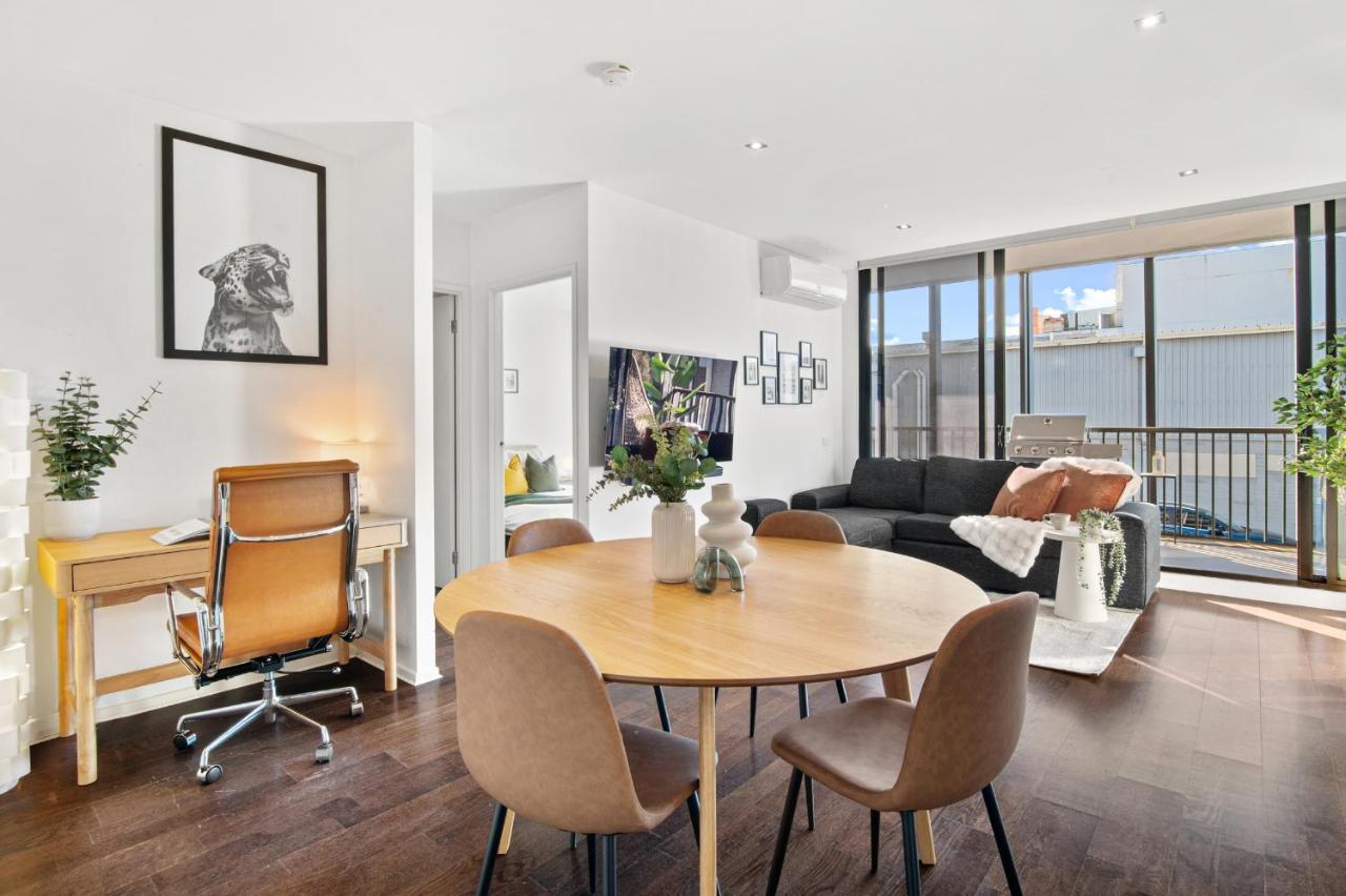 Sunny Richmond Escape 2BR and Large Balcony - B&B Melbourne