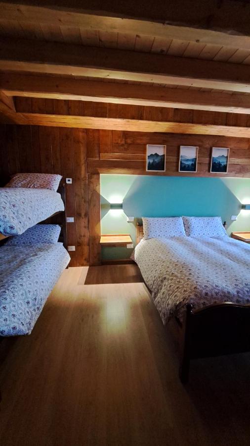 Vierbettzimmer mit Bad