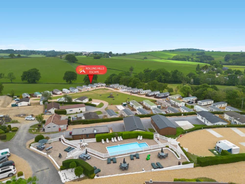Rolling Hills Splash Escape -No Commercial Sign written Vehicles,Fishing Nearby & Communal Swimming Pool ,Pool open May to September - Chambres d'hôtes Cheriton Bishop