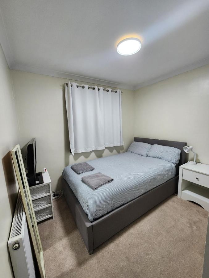 Double Room in Crawley,Gatwick,West Sussex - Ferienwohnung