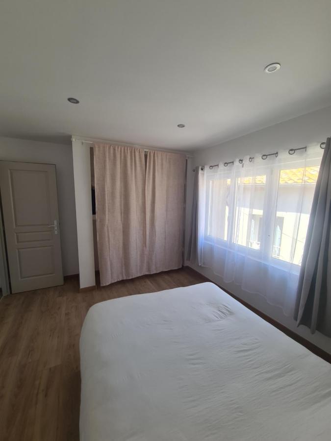 Jolie T4 rénové avec balcon-terrasse - B&B Argeliers