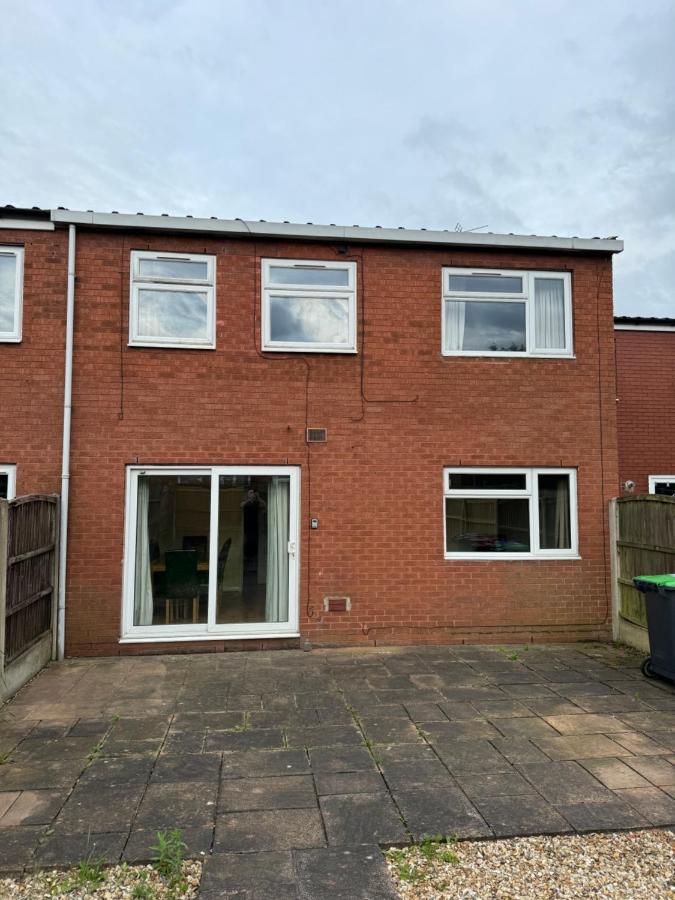 Quiet, Sleeps 13, 2 baths, Parking, KIA 2 - B&B Nottingham