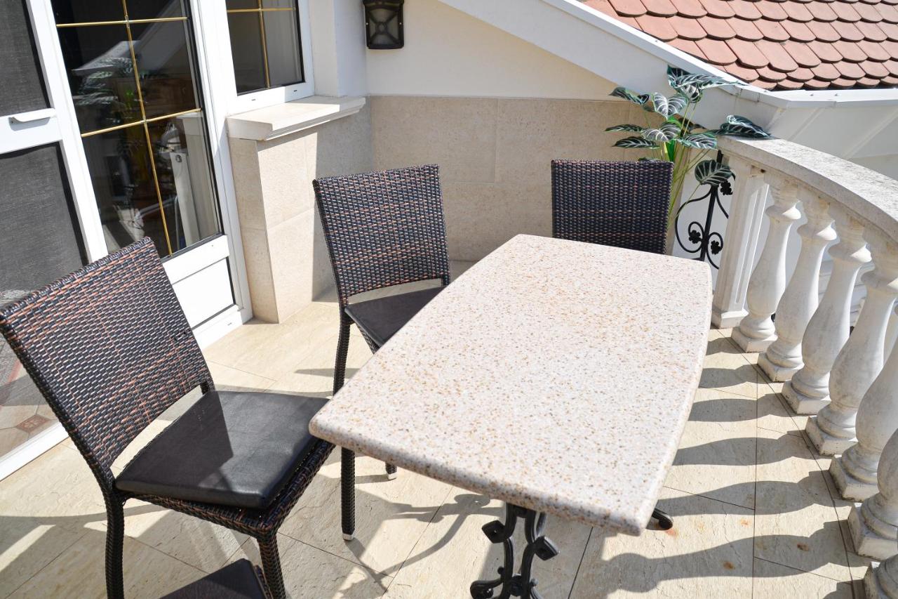 Gombos Apartman - Bed and Breakfast Hajdúszoboszló