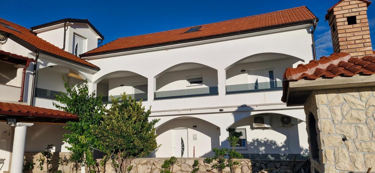Apartmani Lucija 1 - B&B