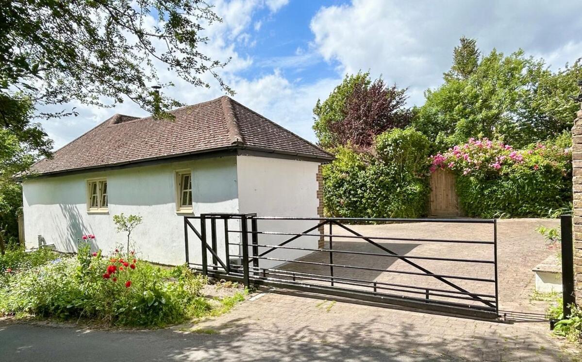 The Stables at The Forge - Self Contained Guest House on S Downs Way, nr Brighton - B&B Pyecombe