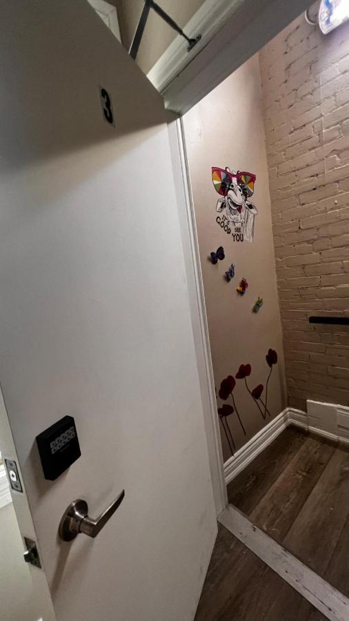 Downtown Private Room Central Location - B&B Toronto