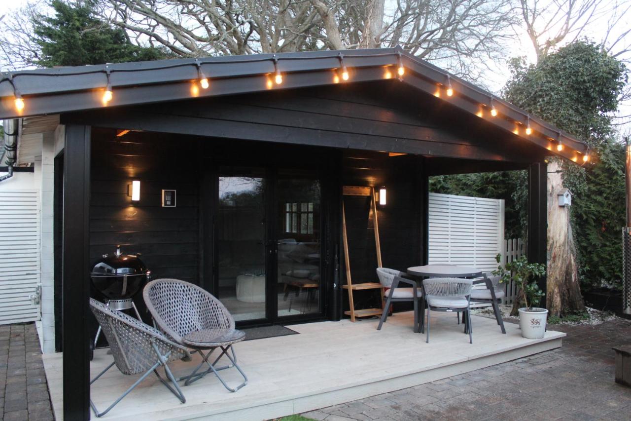 White River Retreats luxury lodges with Private Wood Fired Hot Tub - B&B Chwilog