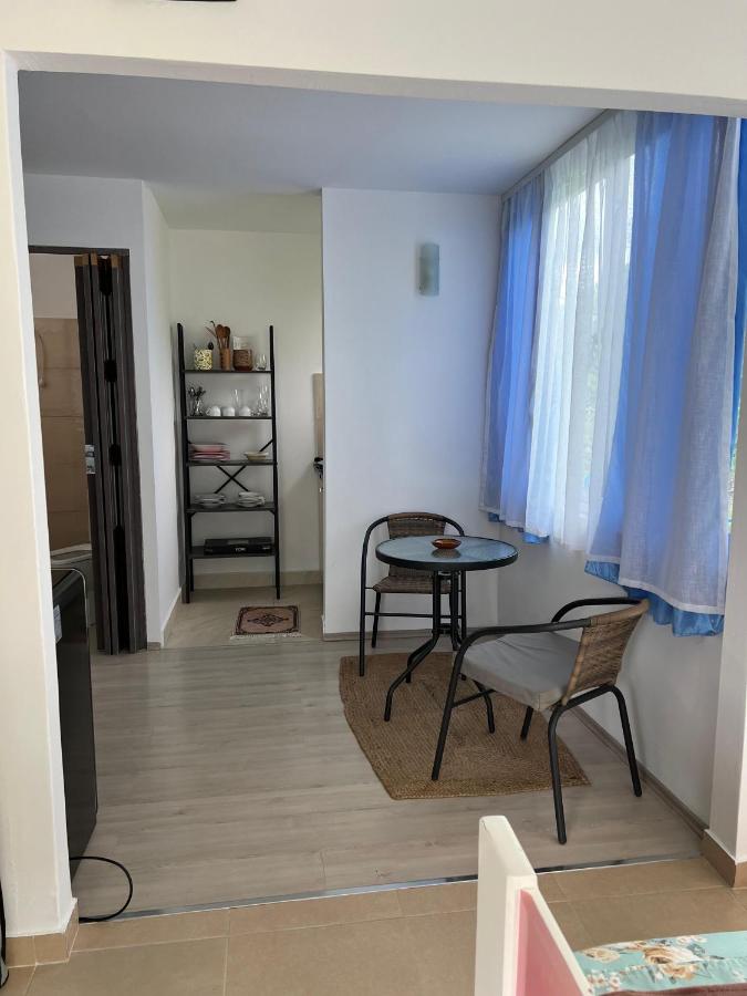 Biku's villa in Rrjoll - B&B Baks-Rrjoll