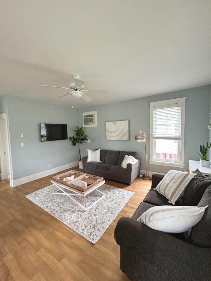 Magnolia Moon Cottage at East Lake Shores - B&B