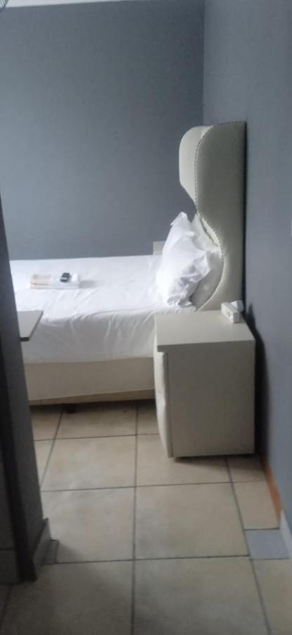 De capital guesthouse - B&B
