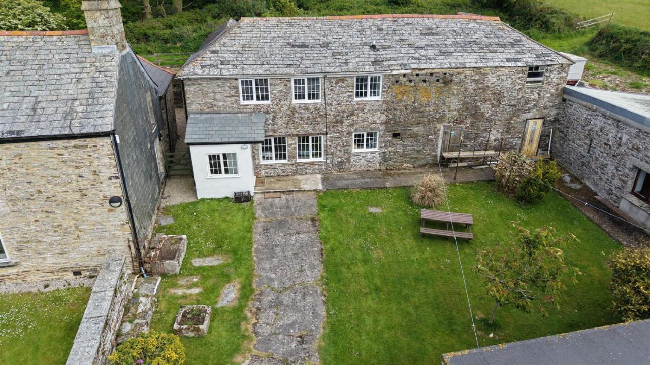 Menadue Cottage, Trenale Lane, Tintagel, Cornwall - Bed and Breakfast Treknow