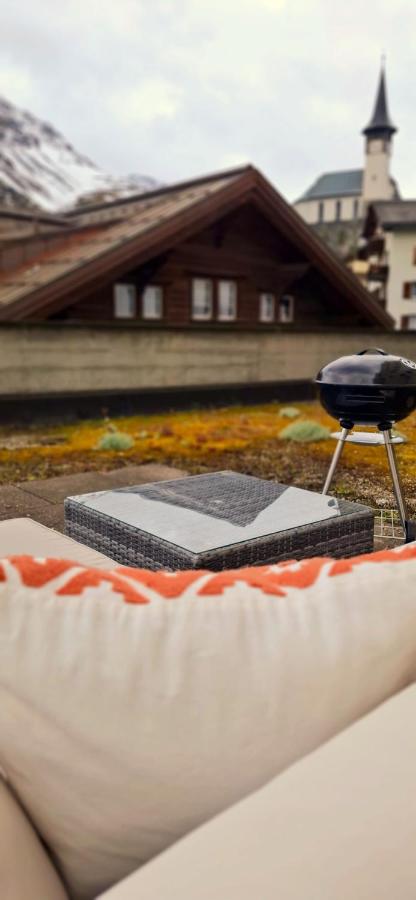 Appartamento con 3 Camere da Letto e Vista Montagna