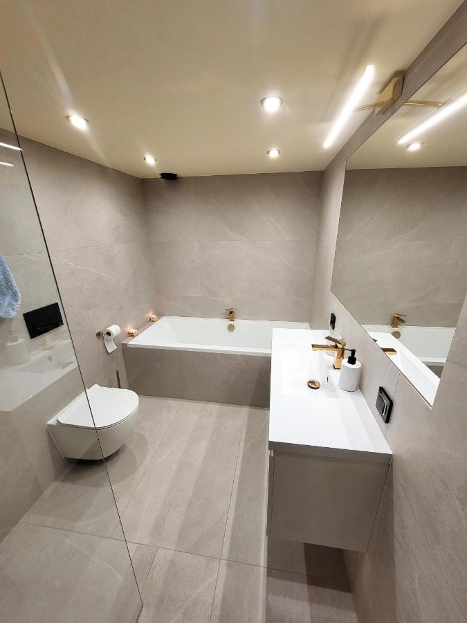 Apartament Tokio - Ferienwohnung Neusandez