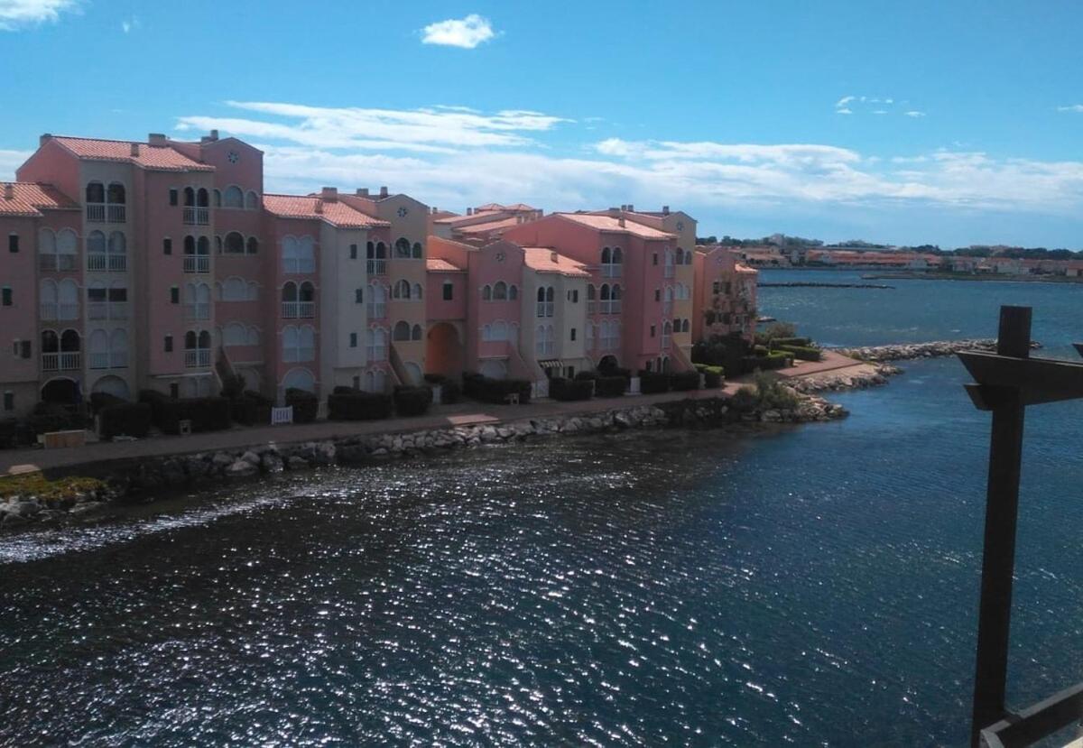 Beau appartement face à l eau - B&B Le Barcarès
