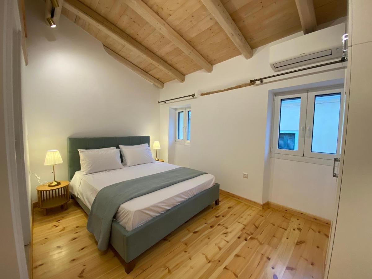 Elia tree house - B&B
