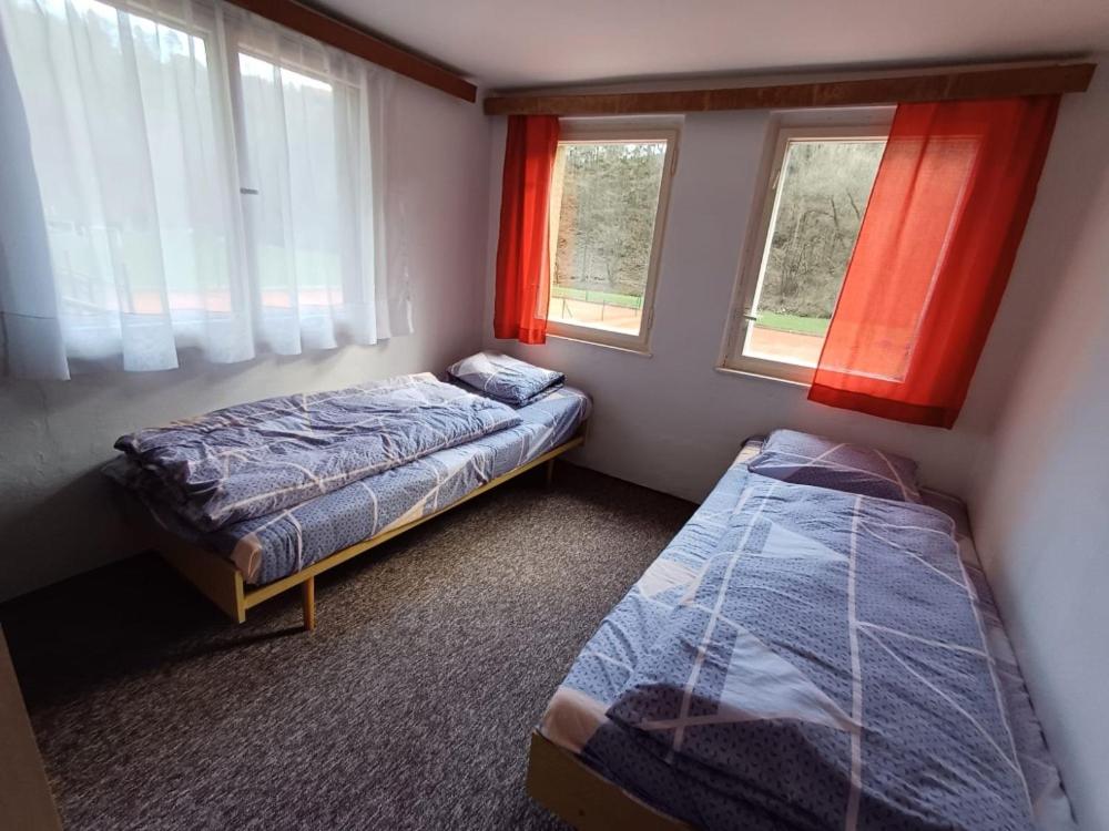 Twin Room with Shared Bathroom