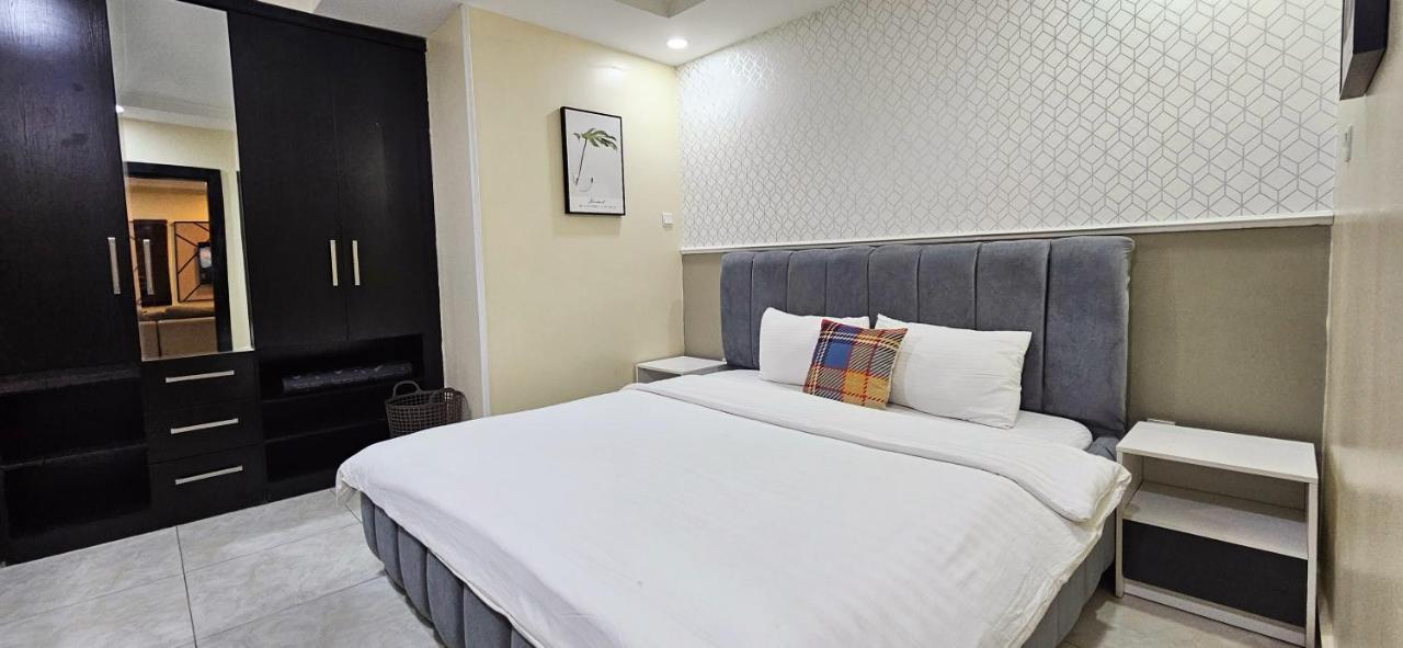 One-Bedroom Apartment with Balcony