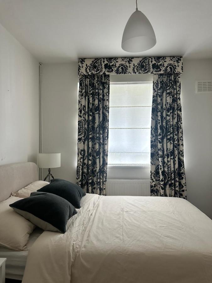 Modern One Bedroom Apartment, Sloane Square - B&B Londra