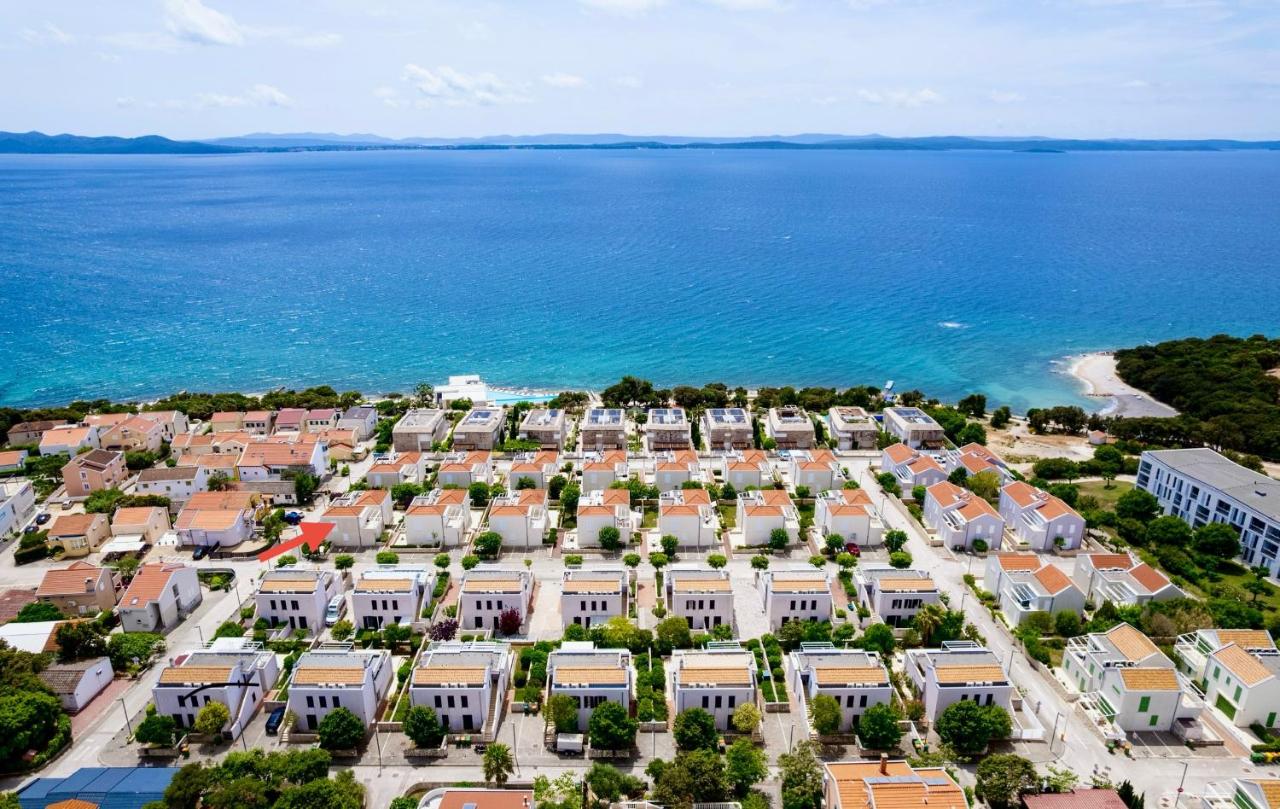 Sunny Resort apartment with seaview 1314 - Chambres d'hôtes Petrcane