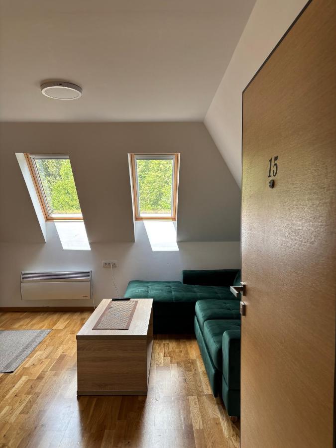 Studio Lit King-Size avec Canapé-Lit