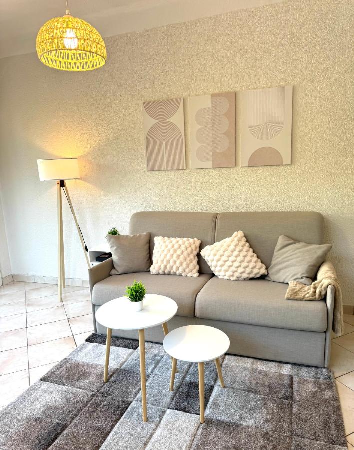 Le Léo, Terrasse - Parking - Piscine - Netflix - Chambres d’hôtes Villeneuve-Loubet