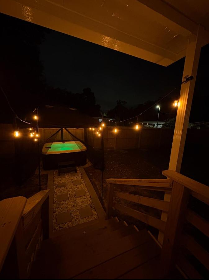 Boho Haven with Hot Tub in Central Pensacola - B&B