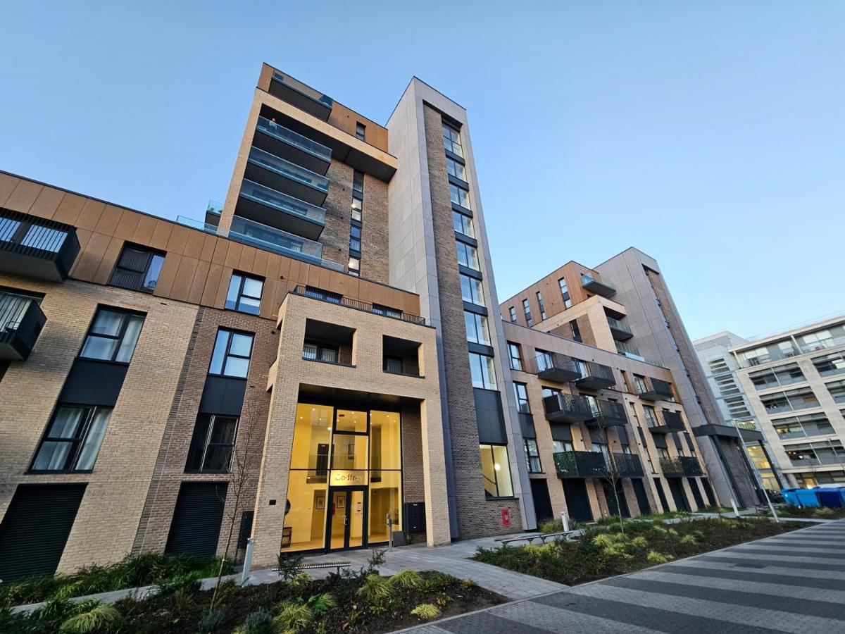 New-Build 2 Bedroom Apartment - B&B