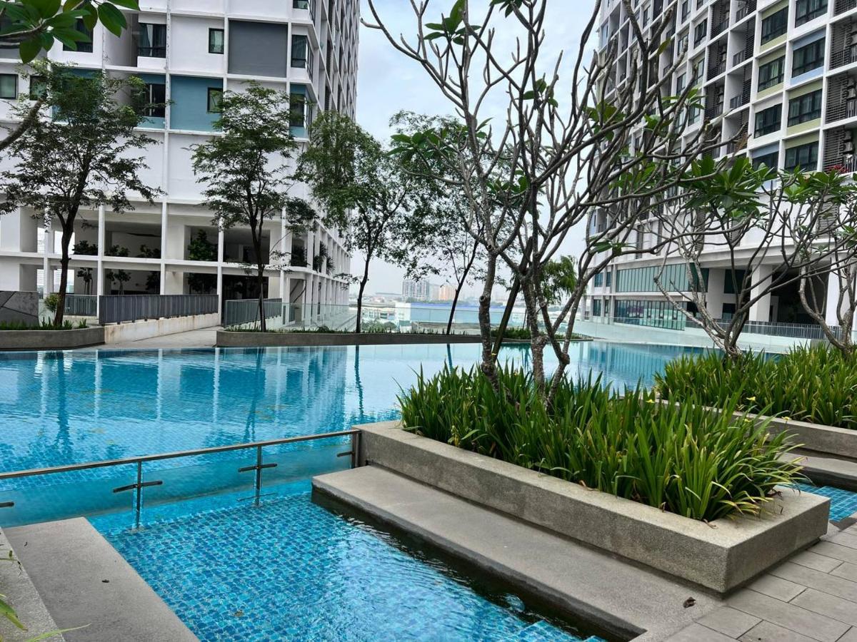 HYDE1 i-City ITQAN Premium Home - 8pax, Netflix, Parking - Chambres d'hôtes Shah Alam