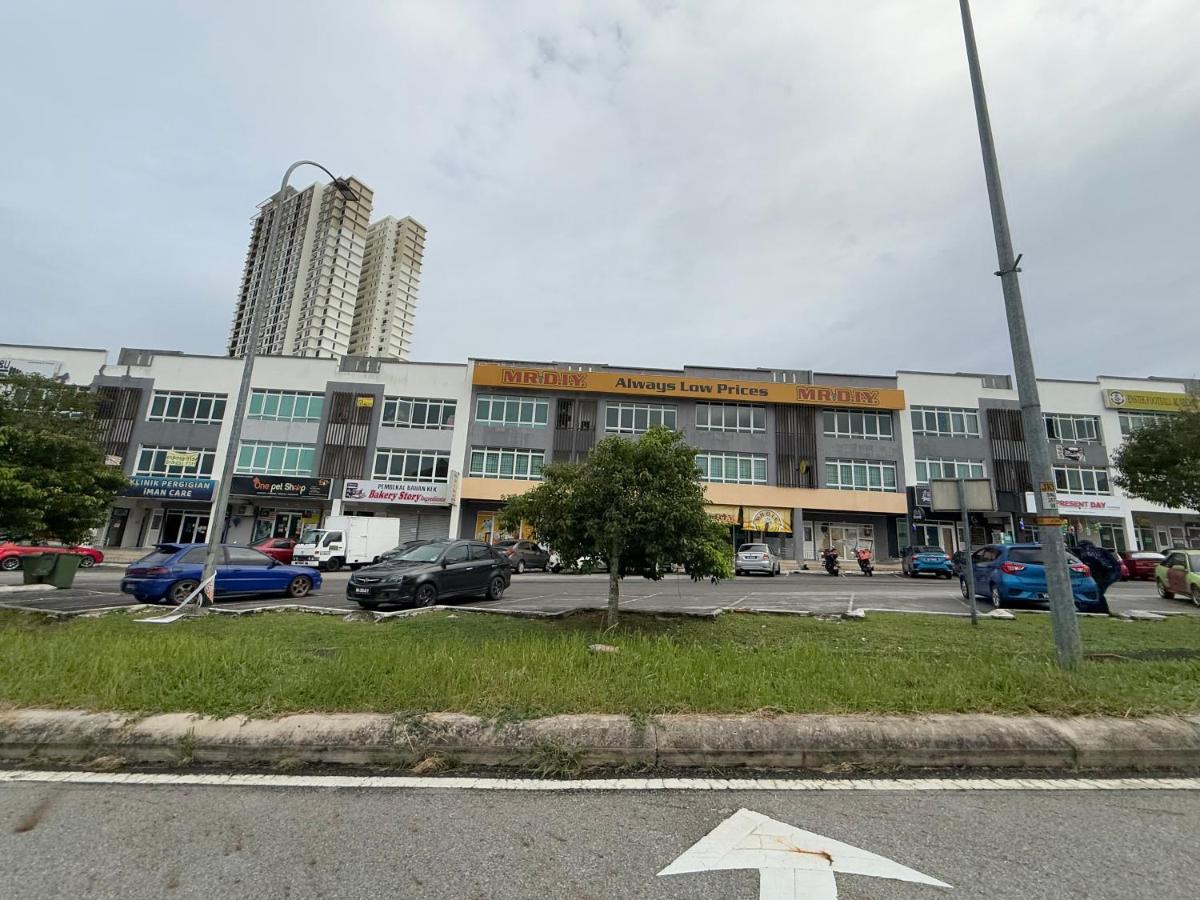 Alisha Homestay at Residensi KLIA near KLIA AIRPORT - B&B