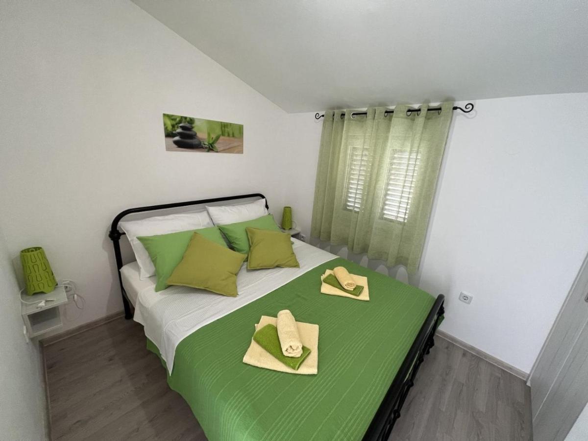 One-Bedroom Apartment - Sea Side