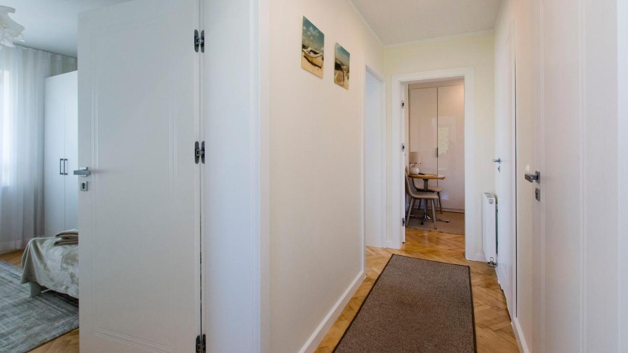 Camera Doppia con Letti Singoli e Bagno in Comune