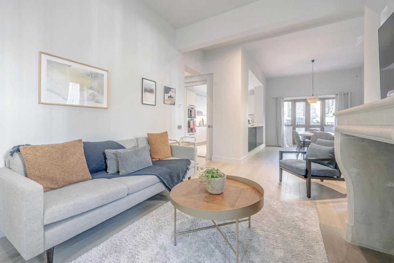 Luxurious 4 bedroom home in Kensington - B&B