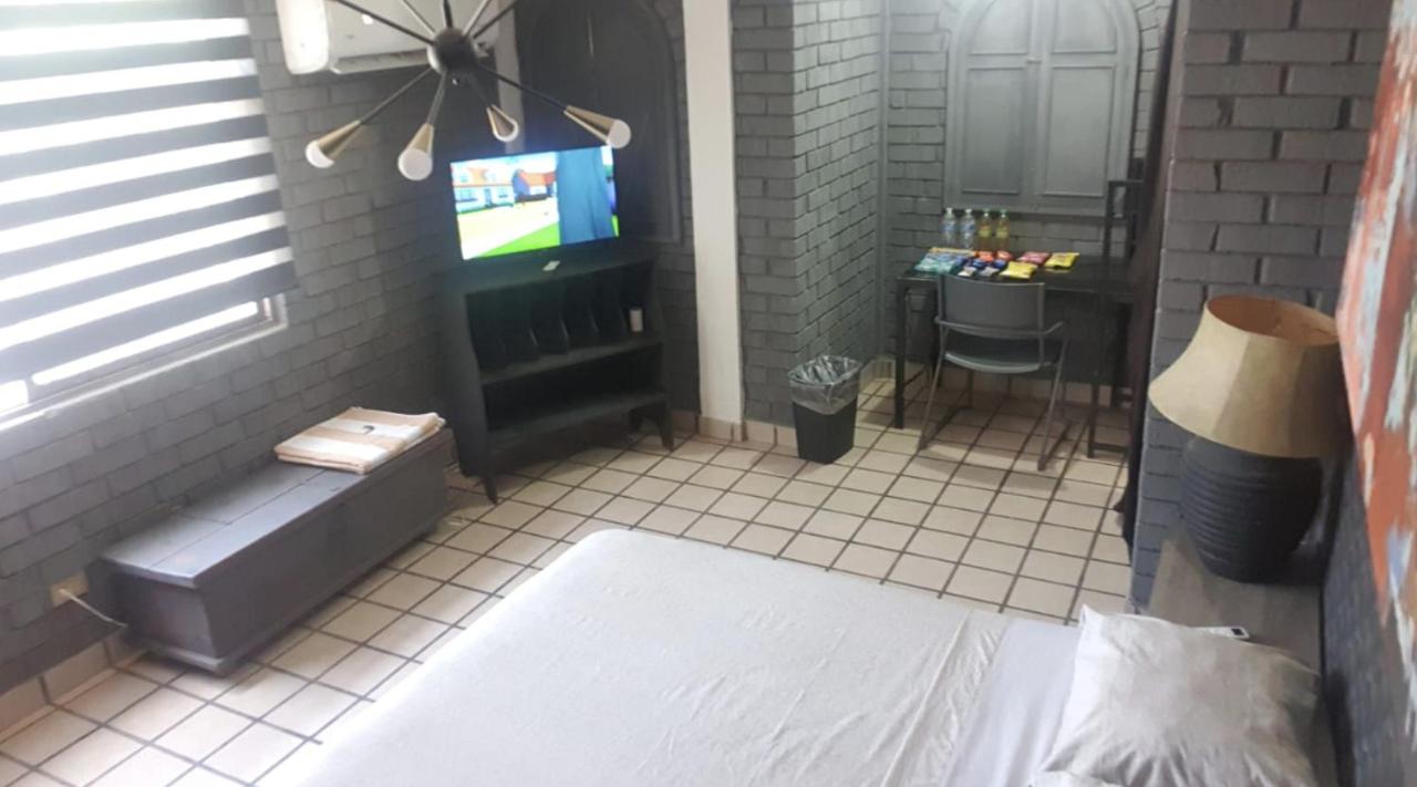 Torreón 3 - Habitación cerca del aeropuerto con alberca - Ferienwohnung