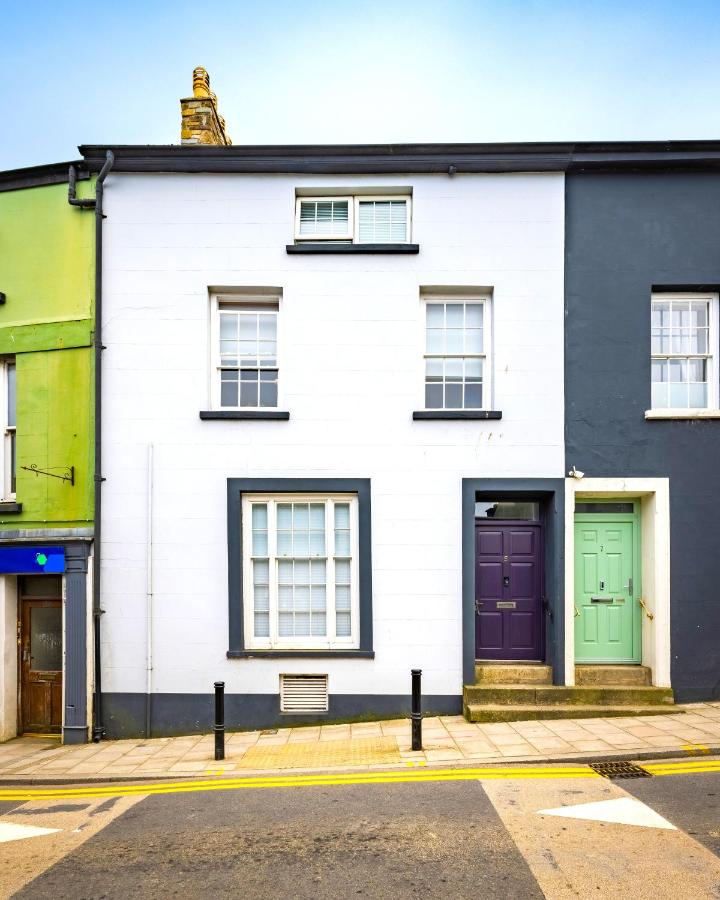 A stunning 3 bed Apartment - Bed and Breakfast Fishguard