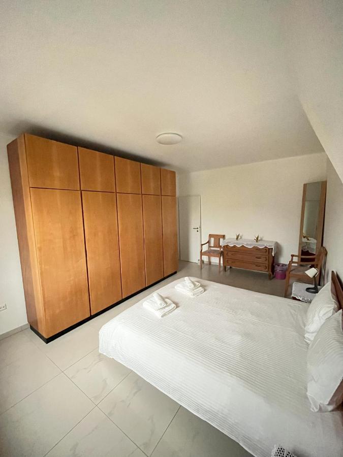 Bookly Apartments with 2 Rooms 1 Bathroom 1 Kitchen and Living room - B&B Lorentzweiler