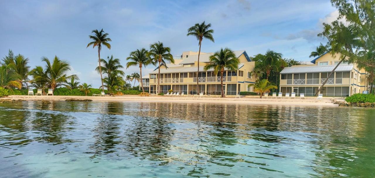 Caribbean Marine Park Retreat Beachfront Bliss Awaits With Canoe - B&B Driftwood Village