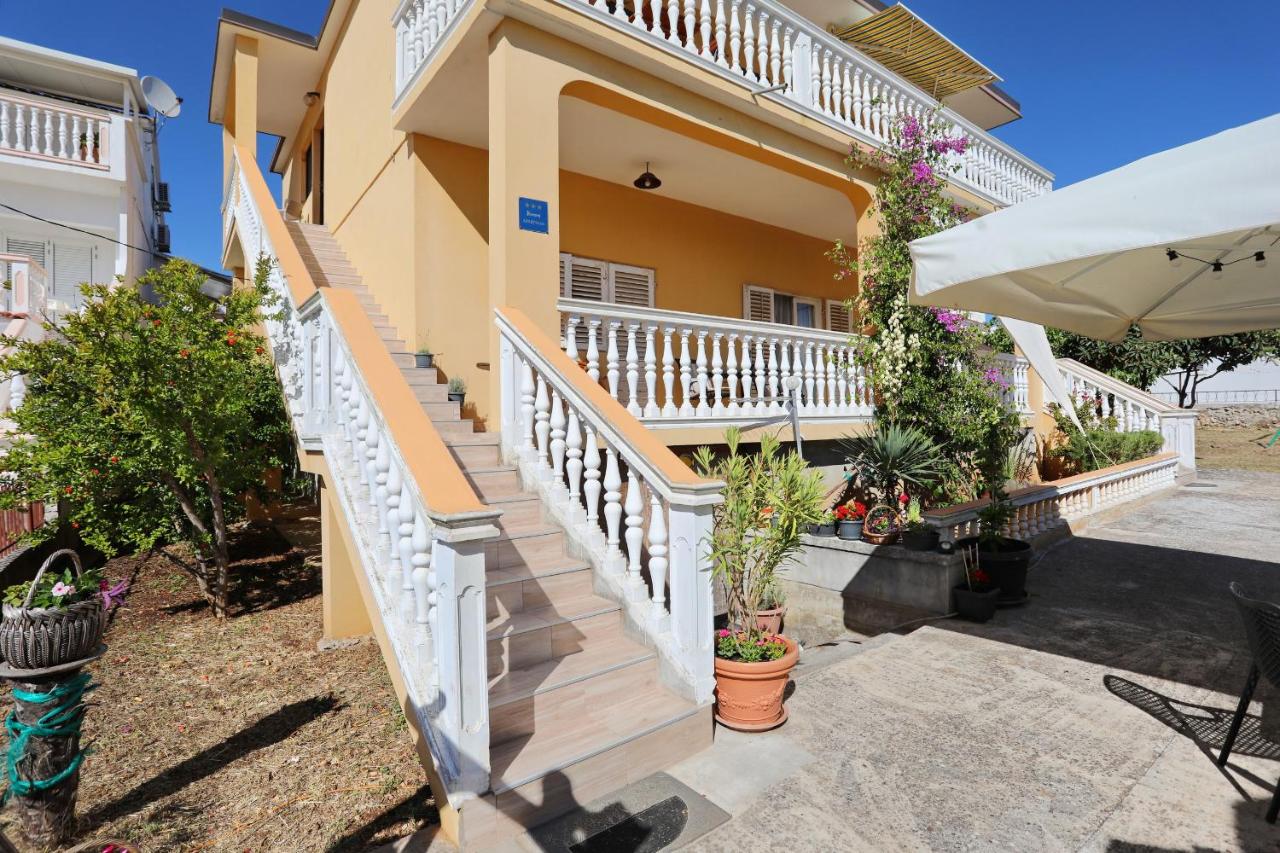 Apartments Zvjezdana - Ferienwohnung Pirovac