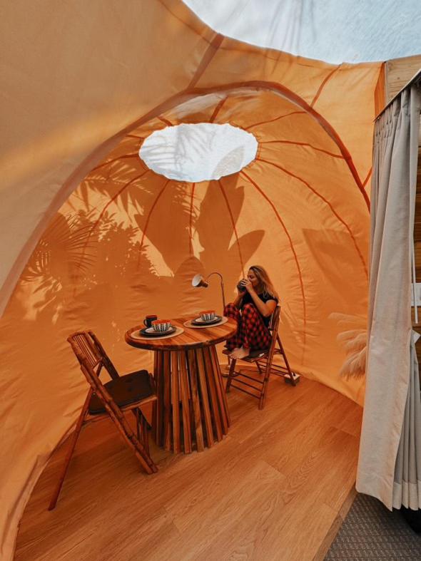 Camera Matrimoniale con Vista Giardino