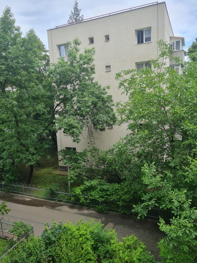 Apartament modern Metrou Titan - Miniș - B&B