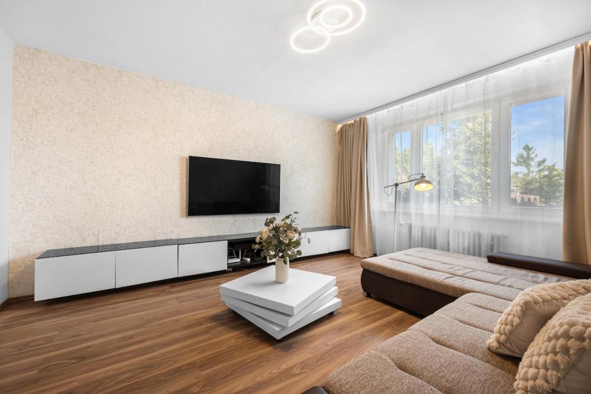 Apartment 10 minutes from city centre with garden - B&B Bratislava