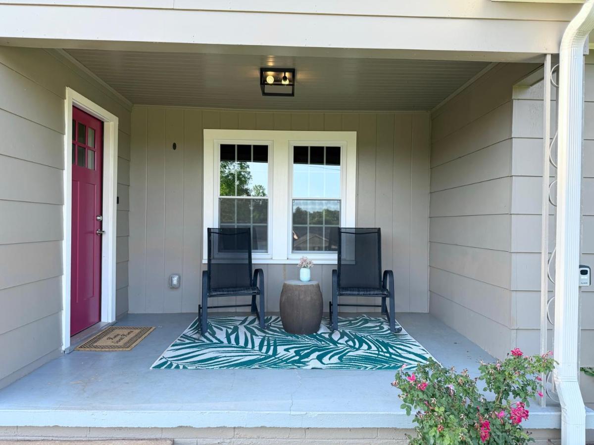 Little Bit-A-Cozy, 2BR Retreat - B&B