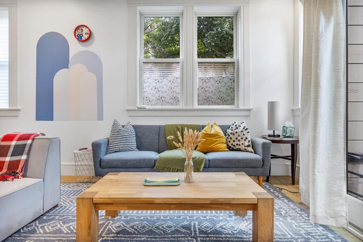 #Urban Elegance 3BR With Parking Near UC BART & Downtown - B&B