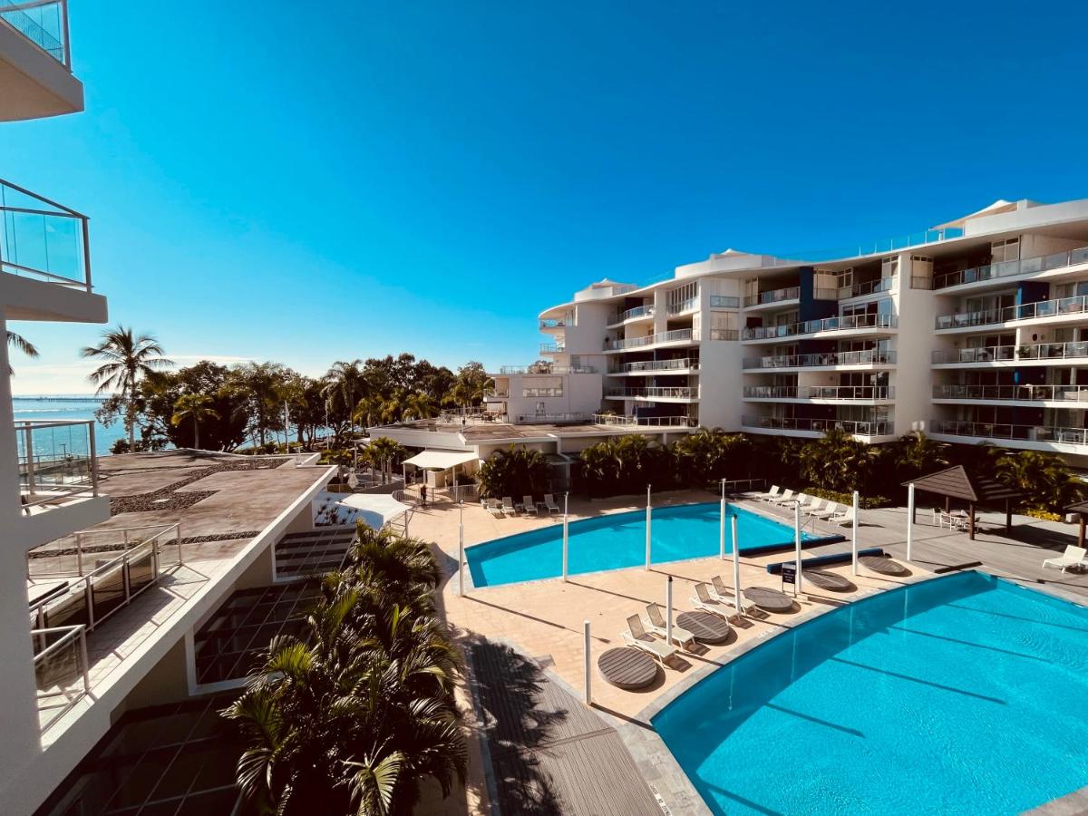 2BR 2BA Apartment in Resort on the Esplanade with 2 Pools, Spa, Gym, and Parking - B&B